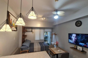 Affordable Condo in Makati w/ Wi-Fi, Netflix, Pool